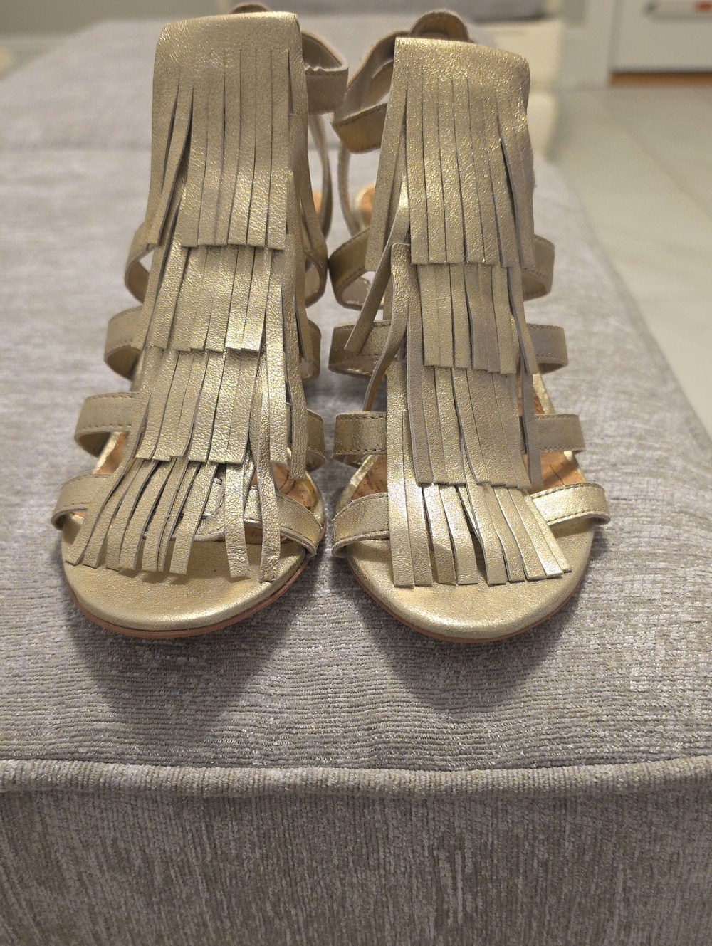 Women's Metallic Fringe Western Sandals  Sam Edelman Gold 7 Never Worn Wedge